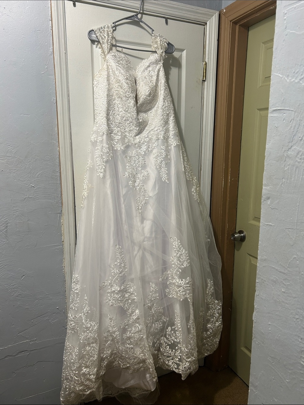 Source Unknown Ivory Lace A-Line Wedding Dress